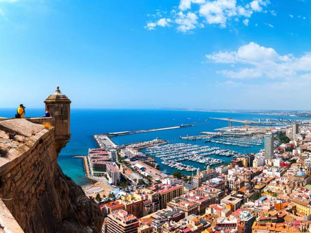 Book a flight and hotel in Alicante with eDreams
