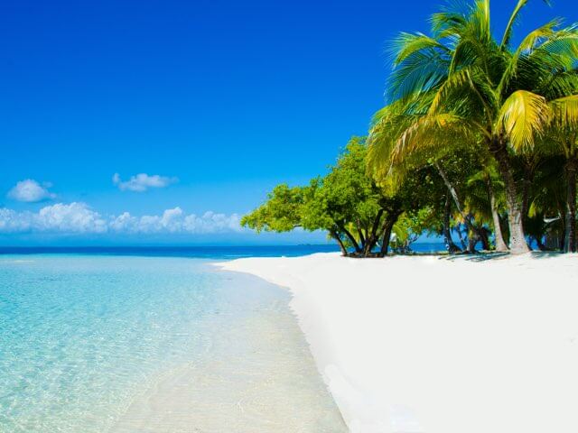 Book your flight to Belize City with eDreams