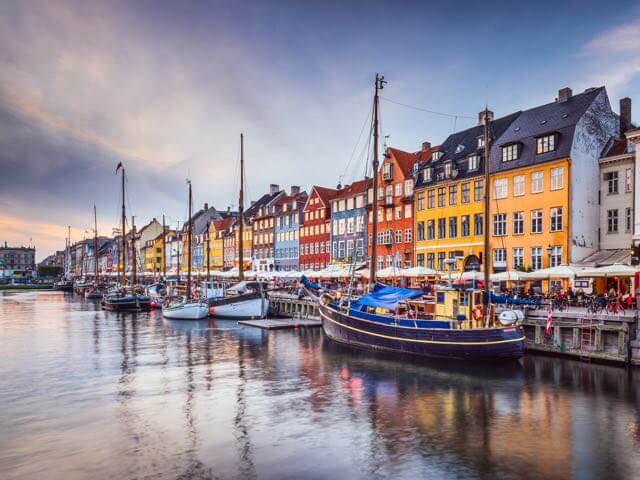 Book a flight and hotel in Copenhagen with eDreams