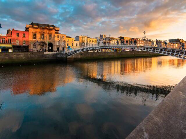 Book a flight and hotel in Dublin with eDreams