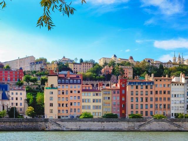 Book a flight and hotel in Lyon with eDreams