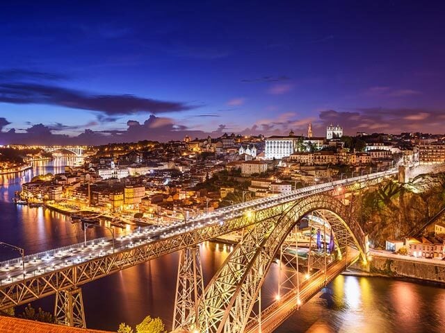 Book your flight to Porto with eDreams