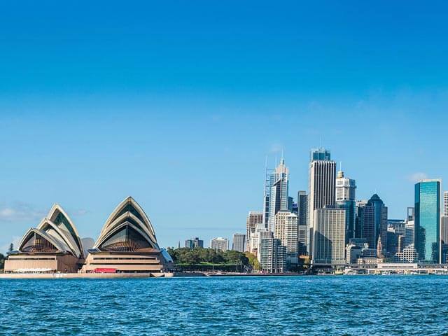 Book a flight and hotel in Sydney with eDreams