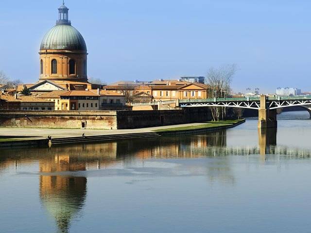 Book your flight to Toulouse with eDreams